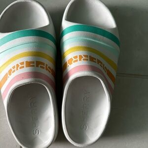 Sperry Adult White Slide Sandals with Pastel Rainbow Stripes. Unisex M10,W9